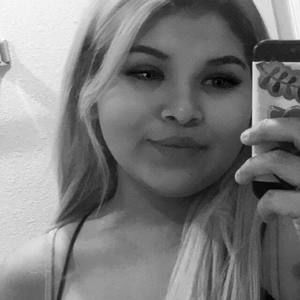 Meet your Posher, Perla